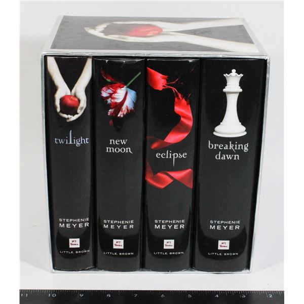 TWILIGHT BOOK LOT
