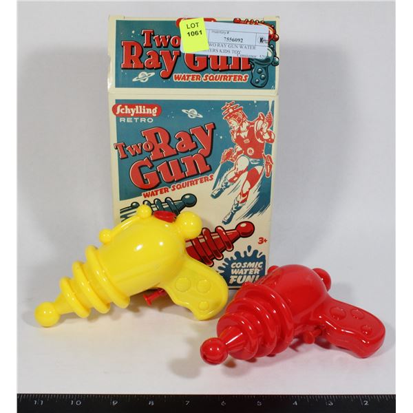 NEW TWO RAY GUN WATER SQUIRTERS KIDS TOY