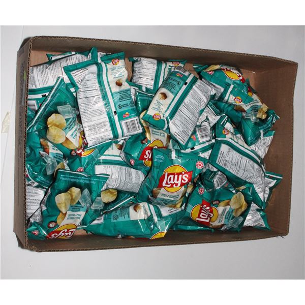 LAYS SALT & VINEGAR POTATO CHIPS (26 X 40G)