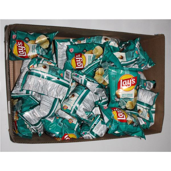 LAYS SALT & VINEGAR POTATO CHIPS (26 X 40G)