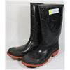 Image 1 : MEN'S RAIN BOOTS SIZE 8 MADE IN CANADA
