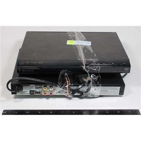 2 DVD PLAYERS