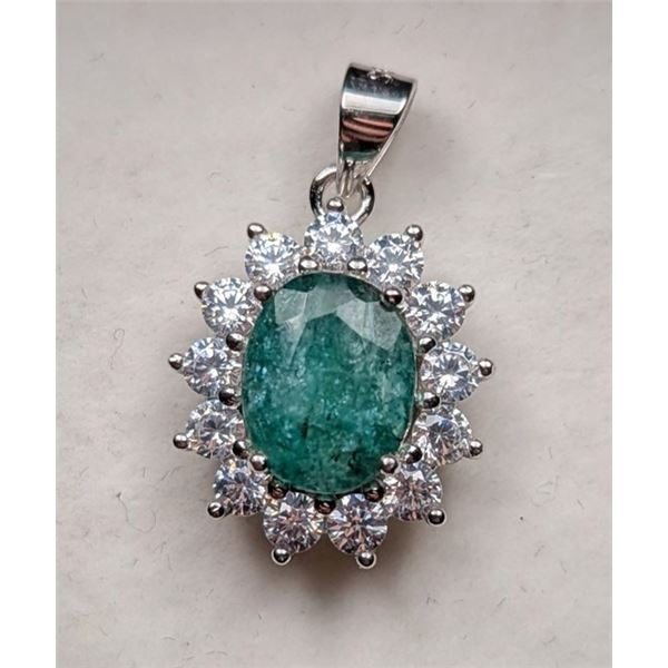 *^2.8 ct Certified Silver Emerald gemstone Pendant ($2,165 Appraisal)