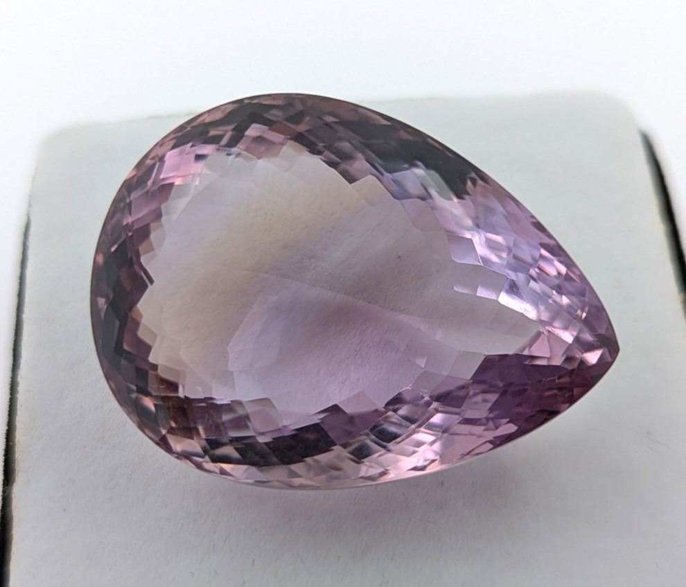Amerite Color *^87.65 ct Certified Bi-Colour Ametrine gemstone ($13,147 Appraisal)