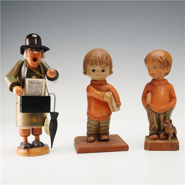 3pc Wooden Newspaper Themed Figurines