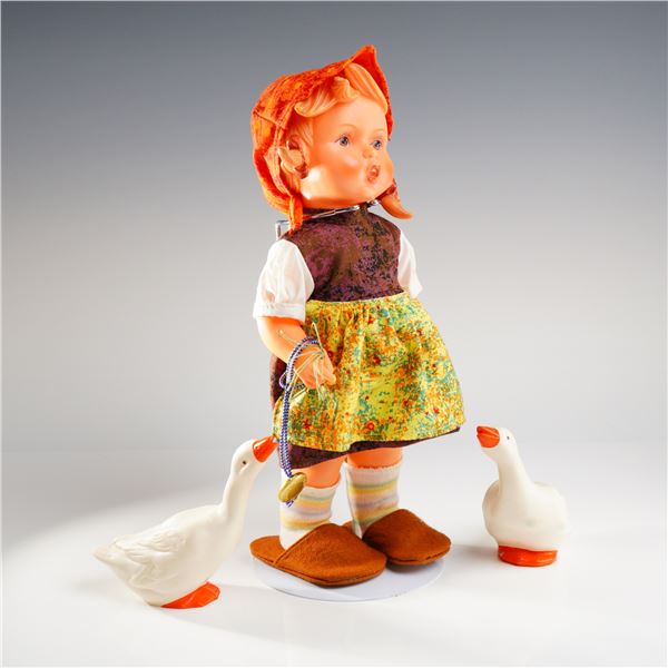Goebel Hummel Goose Girl Vinyl Doll Set with Two Geese and Packaging