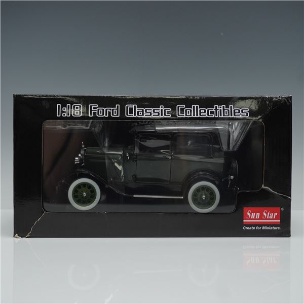 1931 Ford Model A Tudor 1:18 Scale Model, Black and Brewster Green