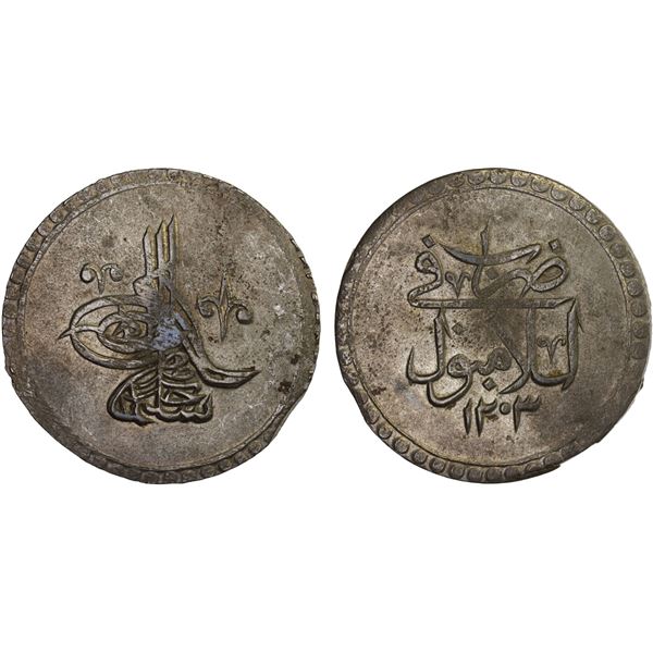 TURKEY: Selim III, 1789-1807, AR 2 piastres (80 para) (30.02g), Islambul, 1203 year 1, strong XF