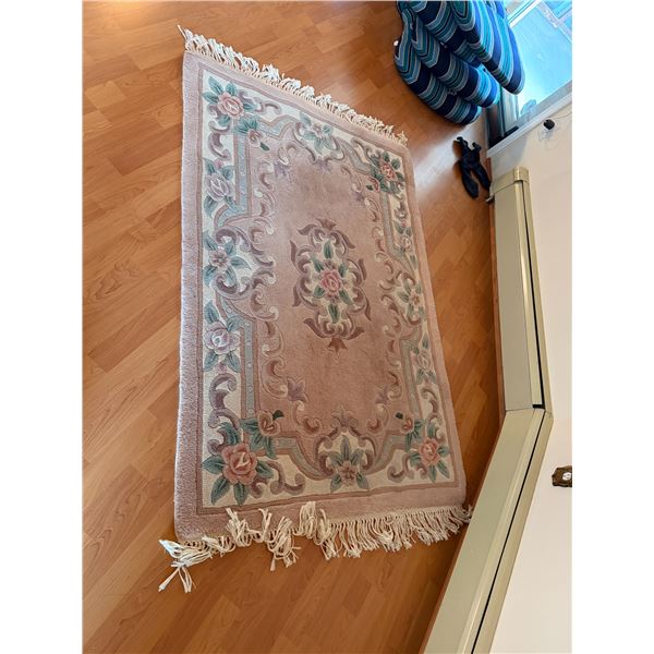 Area carpet 62" x 42 1/2"