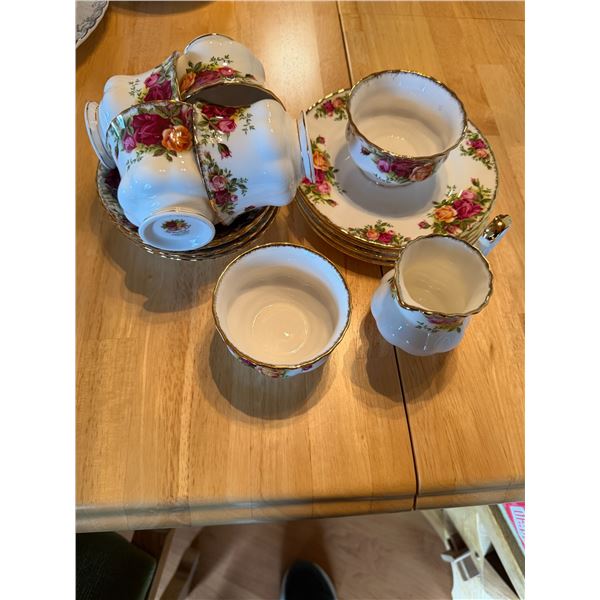 Royal Albert country roses