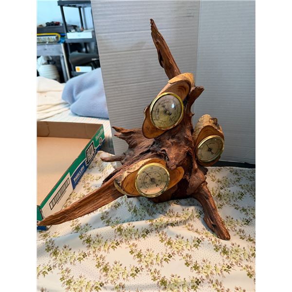 Barometer thermometer, rustic