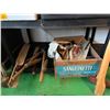 Image 1 : Pruners and finishing tools