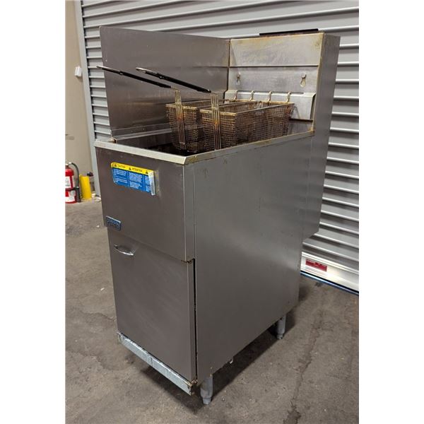 Pitco 40C+ 40lb Natural Gas Deep Fryer