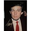 Image 1 : US President Donald Trump signed photo