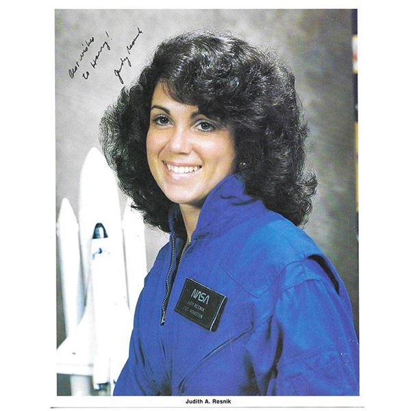 Astronaut Who Died In Challenger Judy Resnick signed NASA photograph