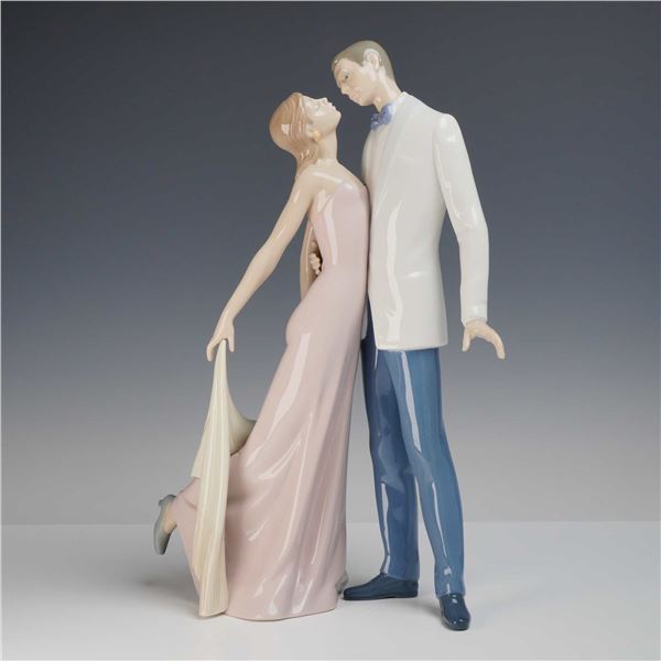 Lladro Porcelain Figurine, Happy Anniversary 1006475