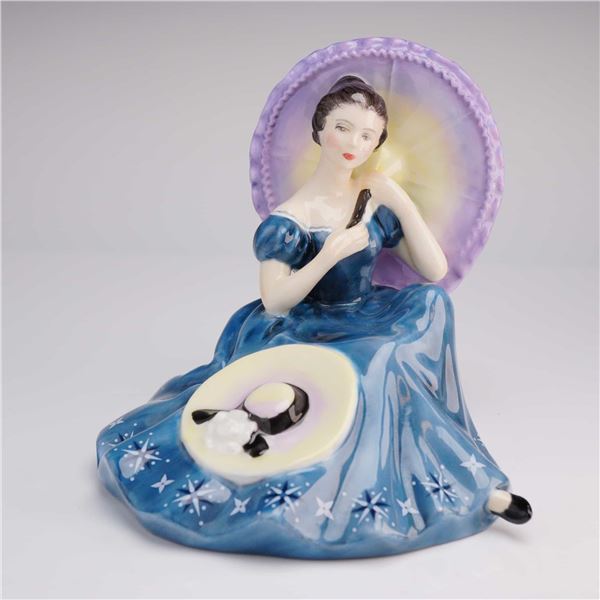Royal Doulton Figurine Pensive Moments HN 2704