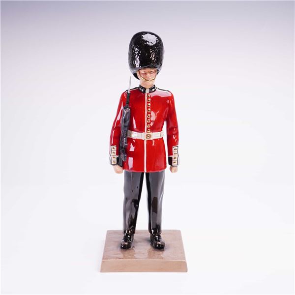Royal Doulton Figurine Guardsman HN5363