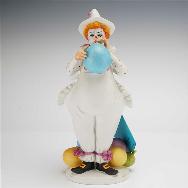 Doulton International Carnival of Clowns Breathtaking Performance Figurine