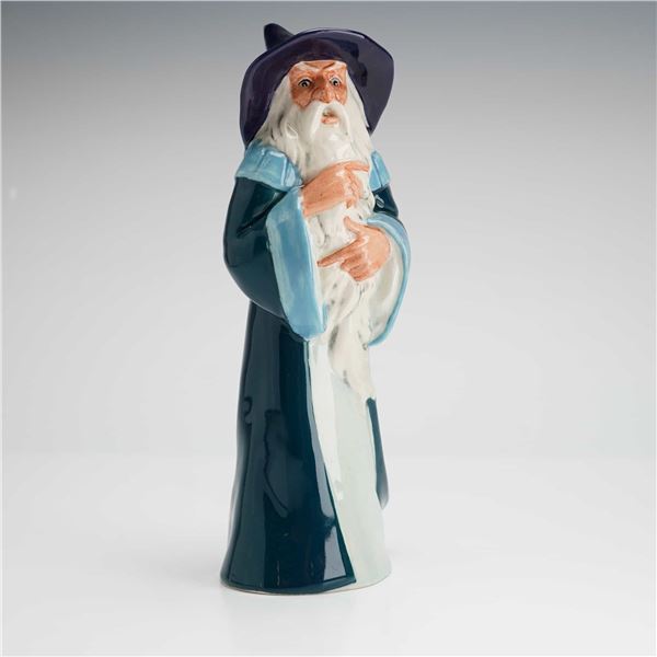 Royal Doulton Middle Earth Lord of the Rings Figurine, Gandalf HN2911