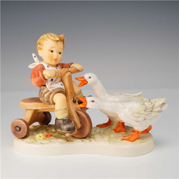 Goebel M.J. Hummel Porcelain Figurine Weg da! Oh, No! First Issue 2008