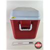 Image 3 : Rubbermaid Victory Series Cooler  (Measures : 16H x 21W x 14D)