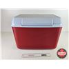 Image 4 : Rubbermaid Victory Series Cooler  (Measures : 16H x 21W x 14D)