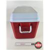 Image 5 : Rubbermaid Victory Series Cooler  (Measures : 16H x 21W x 14D)