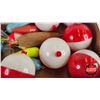 Image 2 : Assortment of Fishing Bobbers (32)