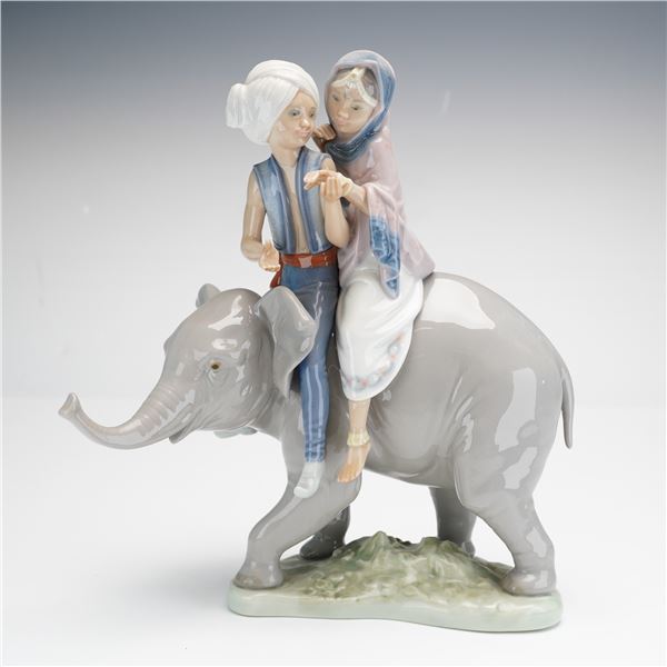 Lladro Porcelain Figurine Hindu Children 01005352