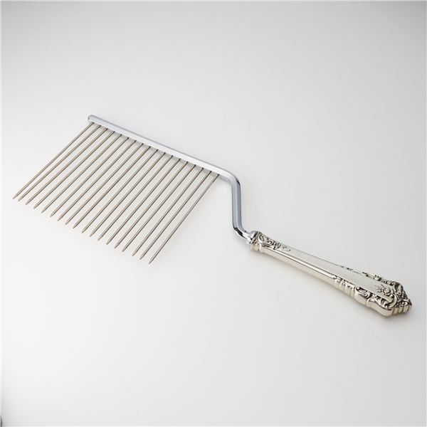 Lunt Sterling Silver Cake Breaker with Silver-Plated Prongs, Rondelay