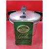 Image 1 : VTG National Pressure Cooker