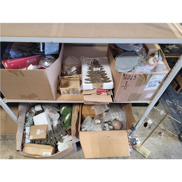LG Lot of New Christmas Decor