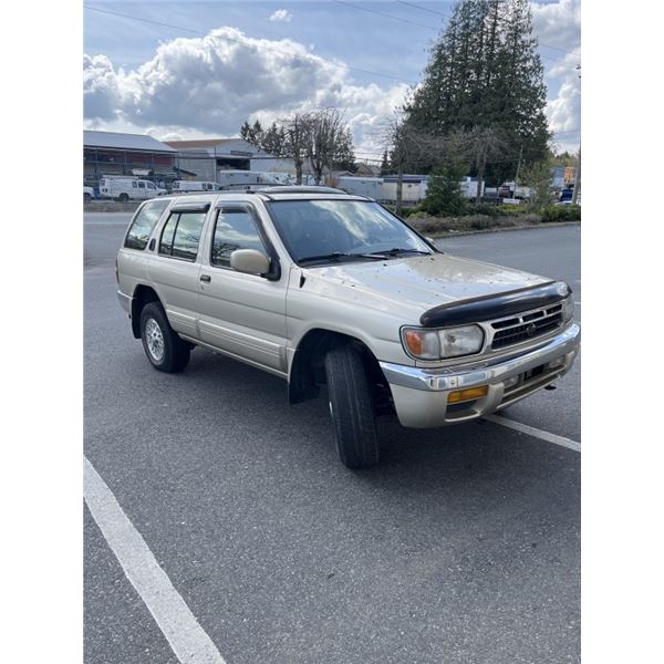 1998 NISSAN PATHFINDER 4 DOOR 4WD RUNS WELL, AC WORKS, MAY NEED NEW BATTERY