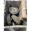 Image 3 : 2 TOTES OF WHEELS AND CASTORS