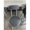 Image 3 : 4 BLACK FLODING STOOLS