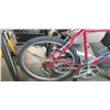 Image 2 : RED RALEIGH MOUNTAIN BIKE
