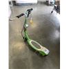 Image 2 : 2 ELECTRIC RAZER SCOOTERS - NEED BATTERIES