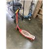 Image 5 : 2 ELECTRIC RAZER SCOOTERS - NEED BATTERIES