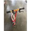 Image 7 : 2 ELECTRIC RAZER SCOOTERS - NEED BATTERIES
