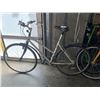 Image 1 : LIGHT GREY NORCO BIKE