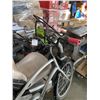 Image 5 : SILVER TOWNIE BIKE