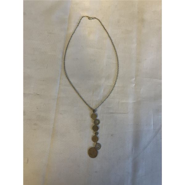 SILVER PENDANT W/ CHAIN NECKLACE