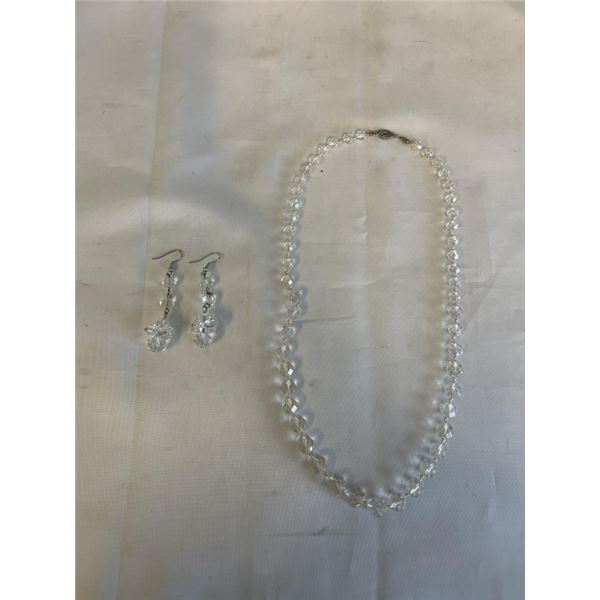 AUSTRIAN CRYSTAL BEADS NECKLACE AND PAIR OF EARRINGS SET