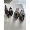 Image 1 : 3 VINTAGE WOODEN DECOYS AND BIRD FIGURE