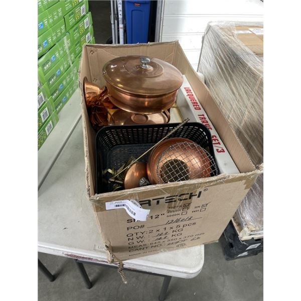 BOX OF ASSORTED VINTAGE ITEMS INCLUDING LAQUORED TRAY SET, COPPER SERVING ITEMS