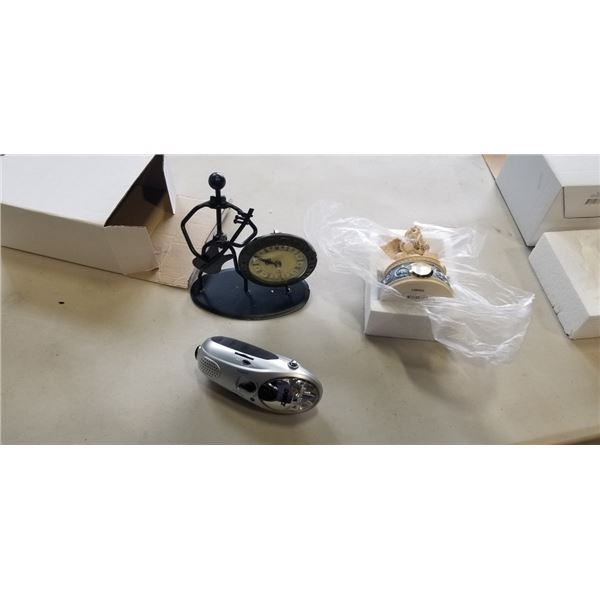 LOT OF MINI CLOCKS AND FLASHLIGHTS