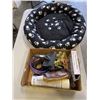 Image 1 : LOT OF DOG SUPPLIES AND BED