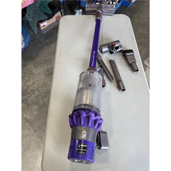 DYSON CYCLONE V10 ANIMAL CORDLESS STICK VACUUM WORKING WITH ACCESSORIES AND CHARGER