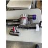 Image 2 : DYSON V8 CORDLESS STICK VACUUM WORKING WITH ACCESSORIES AND CHARGER